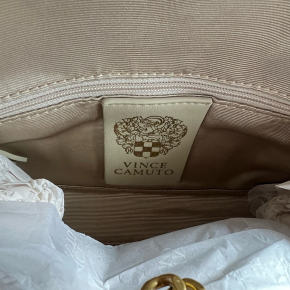 NWT VINCE CAMUTO
Pink Leather Theon Quilted Flap 2 in 1 Crossbody & Shoulder Bag - Picture 9 of 13